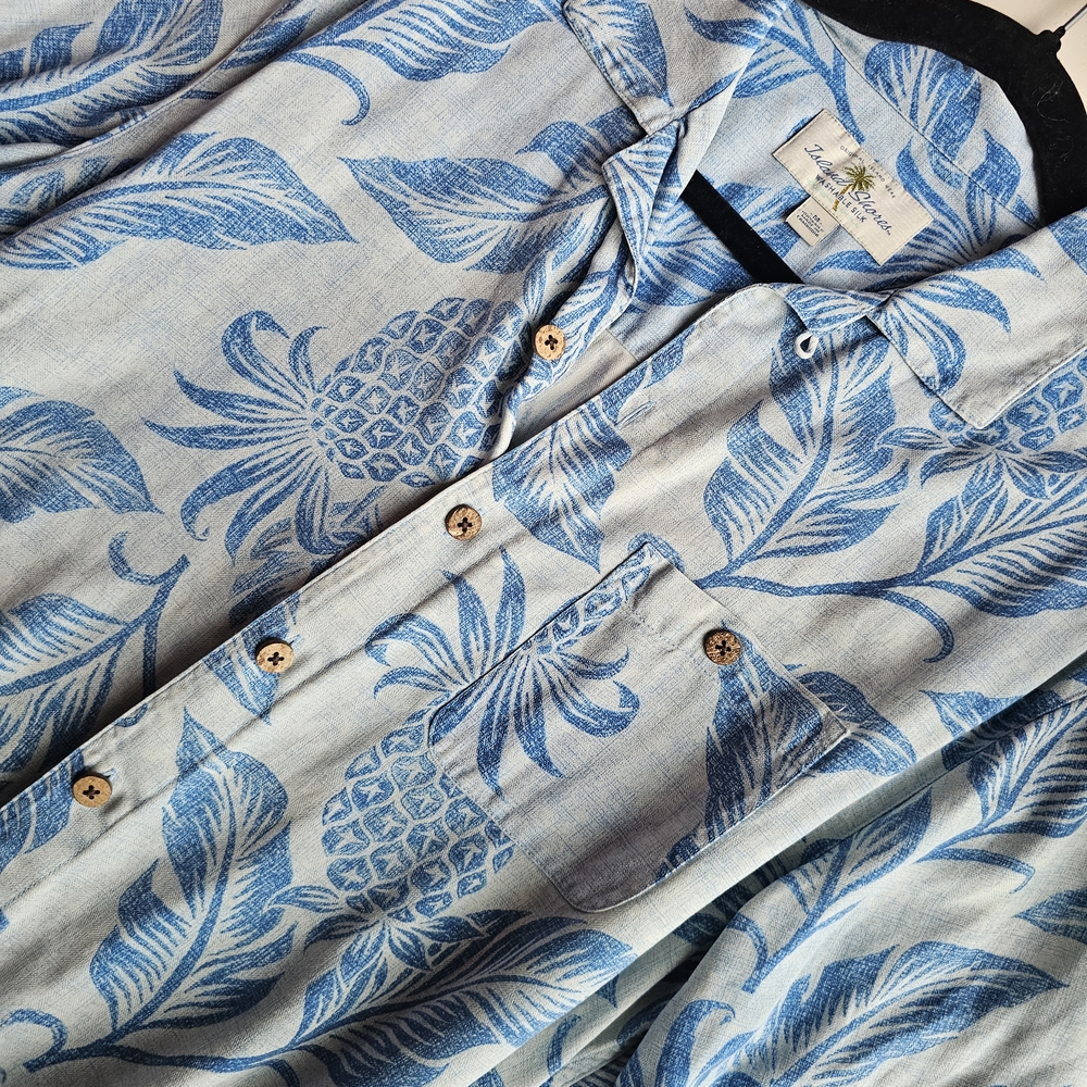 Vintage 100% silk Tommy Bahama Blue Tropical Print Shirt